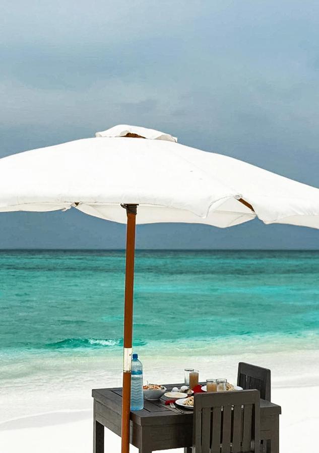 Tropical Tree Hotel Fehendhoo Bagian luar foto