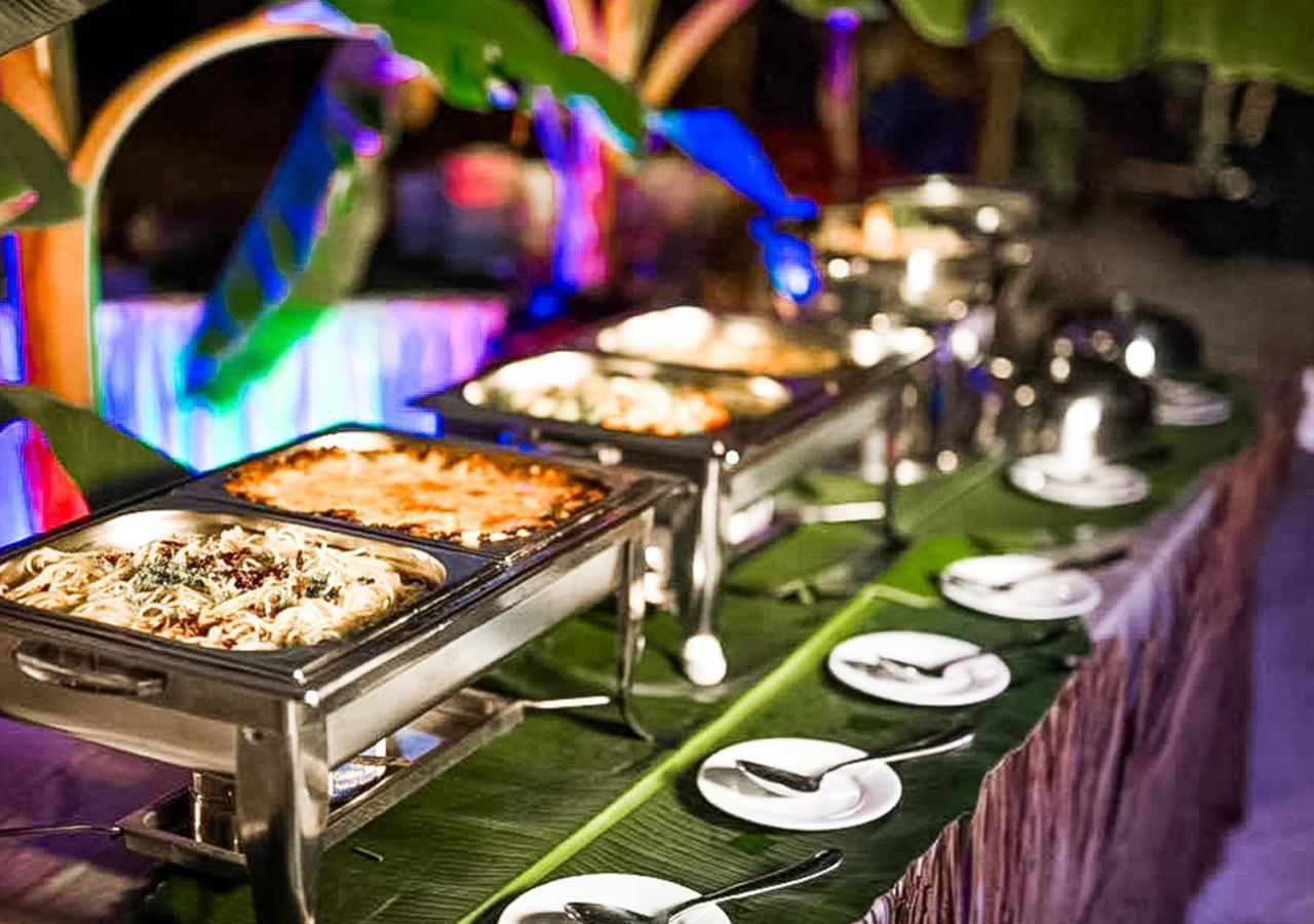 Tropical Tree Hotel Fehendhoo Bagian luar foto