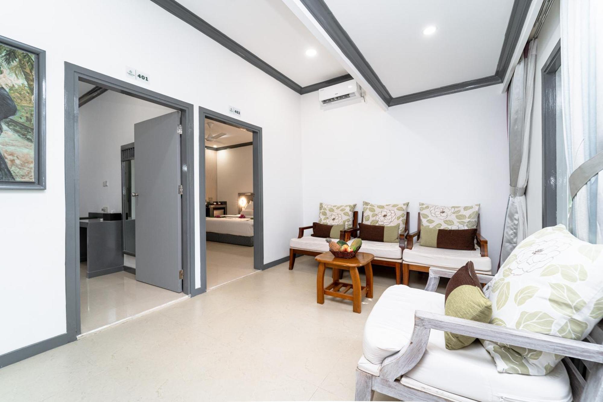 Tropical Tree Hotel Fehendhoo Bagian luar foto