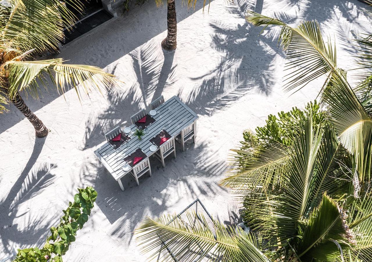 Tropical Tree Hotel Fehendhoo Bagian luar foto