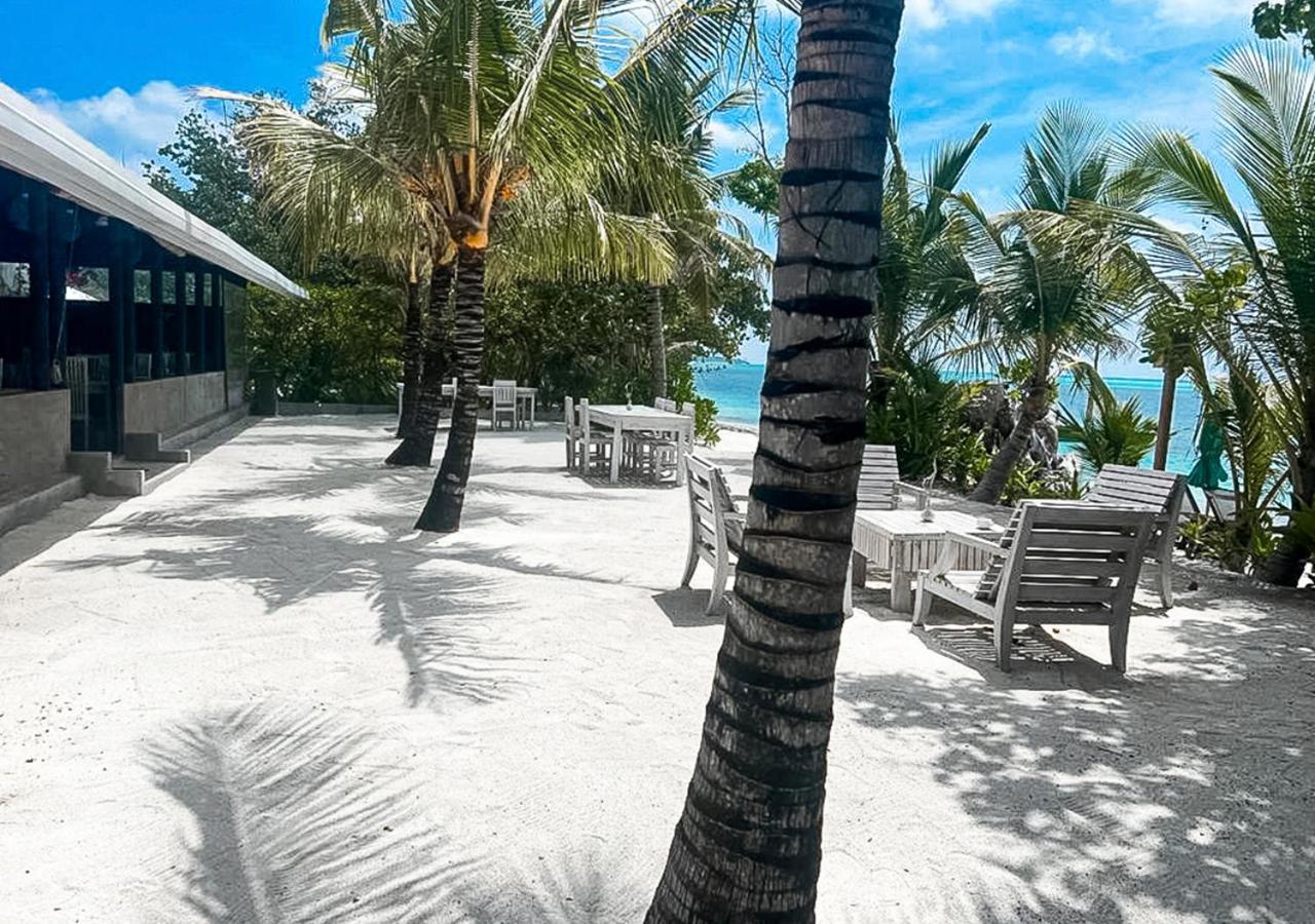 Tropical Tree Hotel Fehendhoo Bagian luar foto
