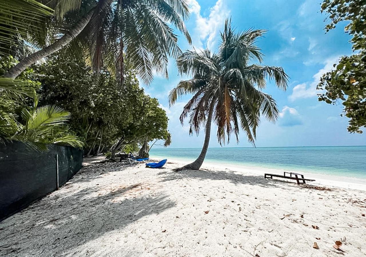 Tropical Tree Hotel Fehendhoo Bagian luar foto