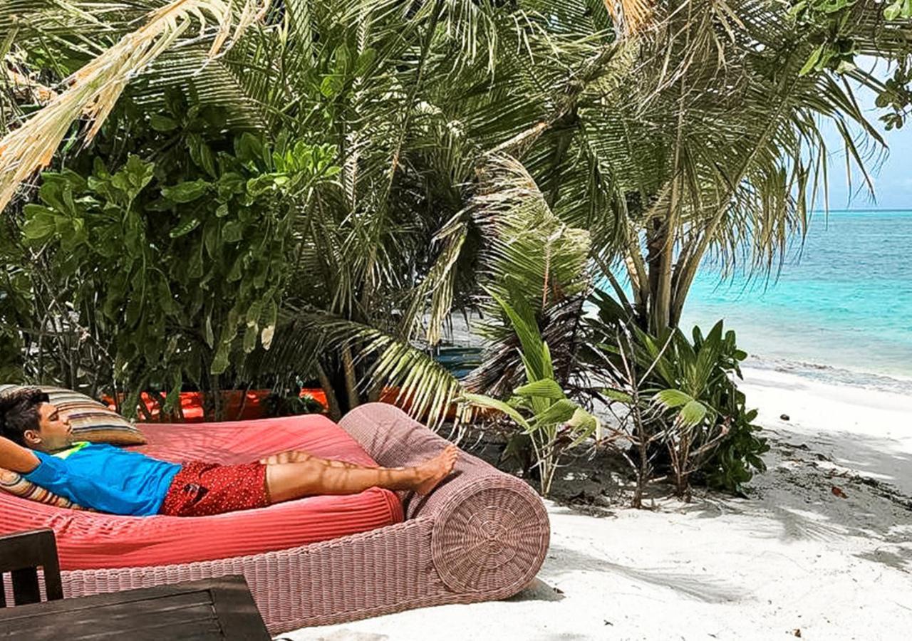 Tropical Tree Hotel Fehendhoo Bagian luar foto